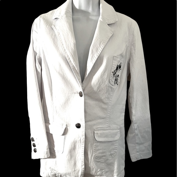 DG2 WHITE VINTAGE SPRING/SUMMER DENIM WITH STRETCH EMBELLISHED BLAZER - Picture 2 of 13